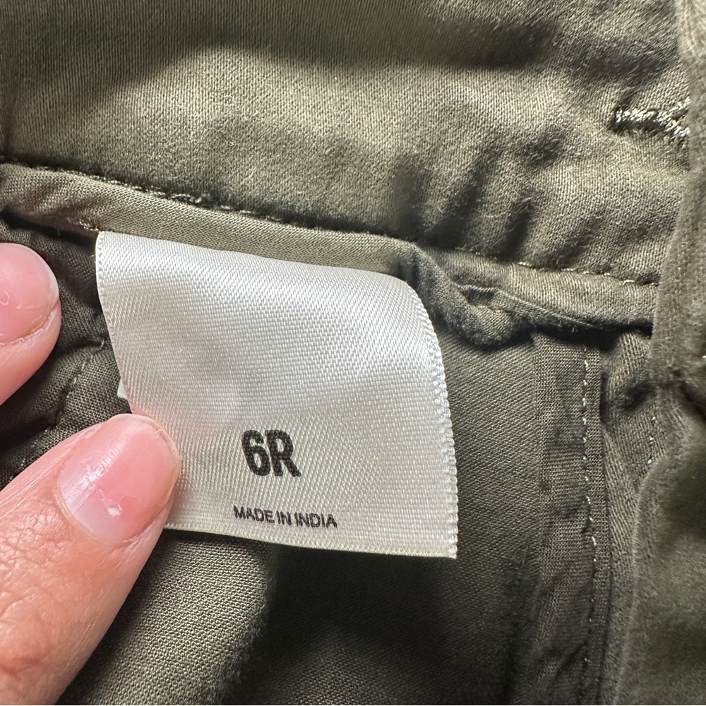 Express Women's Khaki Straight Leg Cargo Pants - Picture 7 of 7